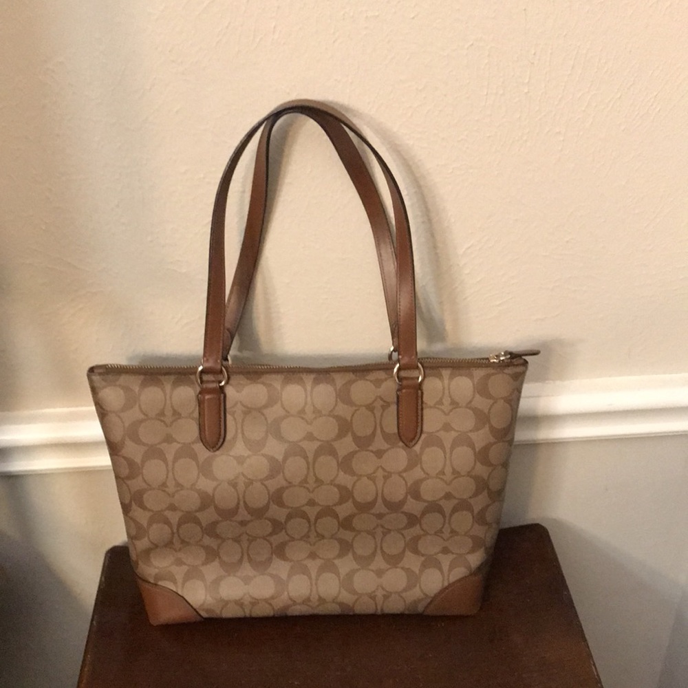 Coach Tote Shoulder Canvas Bag. - Picture 2 of 5